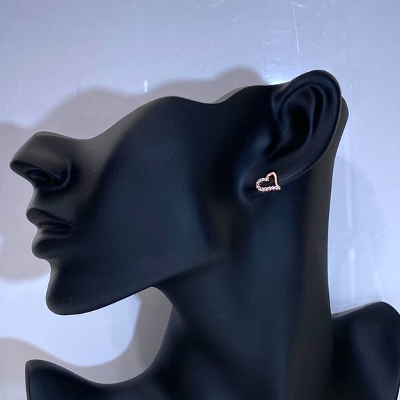 ❤️ Rose Gold and Cubic Zirconia Heart Stud Earrings - Picture 2 of 9
